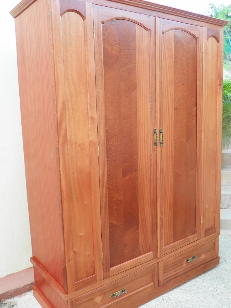 Solid Sepele Closet